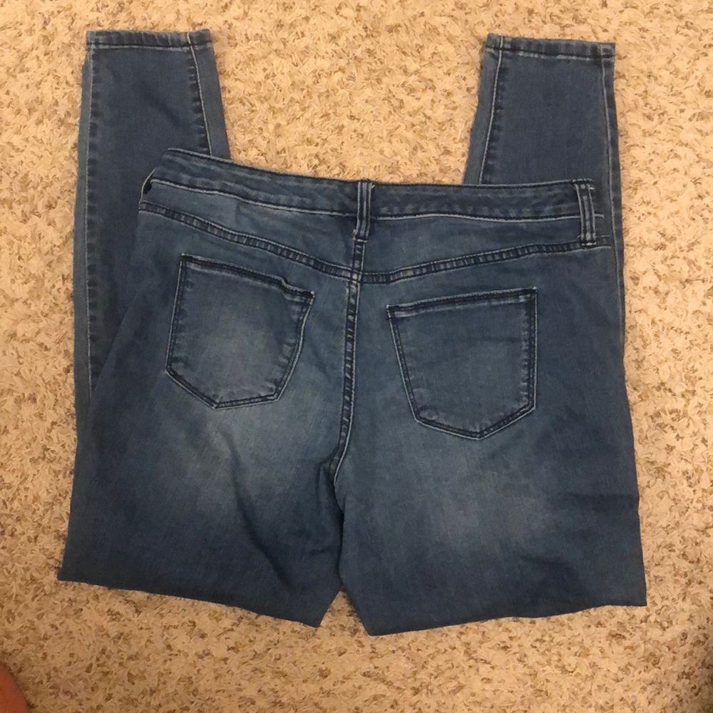 Universal Thread Mid Rise Jegging - Picture 3 of 3